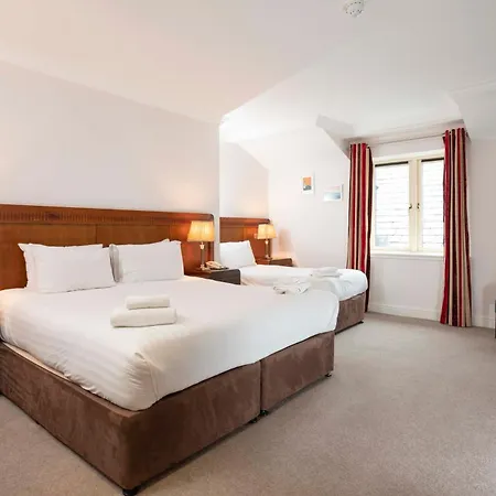 Harbour & Leisure Centre Hotel